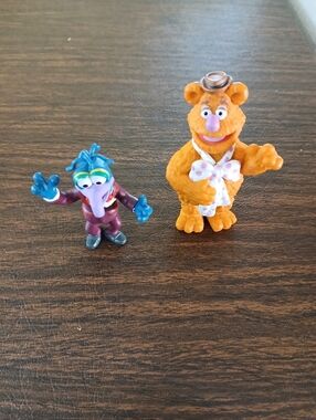 Muppets Fozzie Bear and Gonzo Toy Figure Set - Orange & Blue